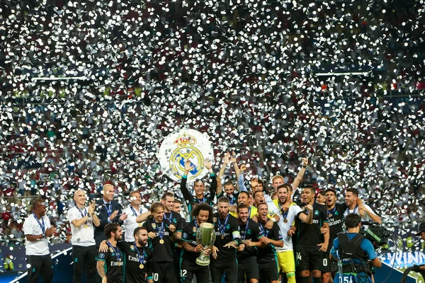 VERDADERO MADRID V MANCHESTER UNIDO: UEFA SUPER CUP —  Fotos de Stock