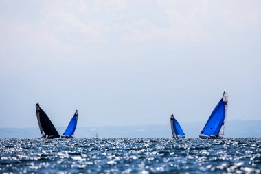 Sporcular Yatlar eylem sırasında 