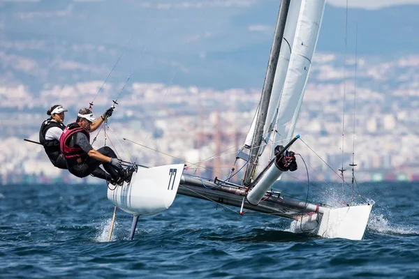 Sporcular Yatlar eylem sırasında 