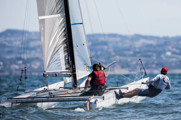 Sporcular Yatlar eylem sırasında 