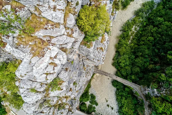 Stary Kokkori - Noutsou łukowe kamienny most na Vikos Kanion, Zagor — Zdjęcie stockowe