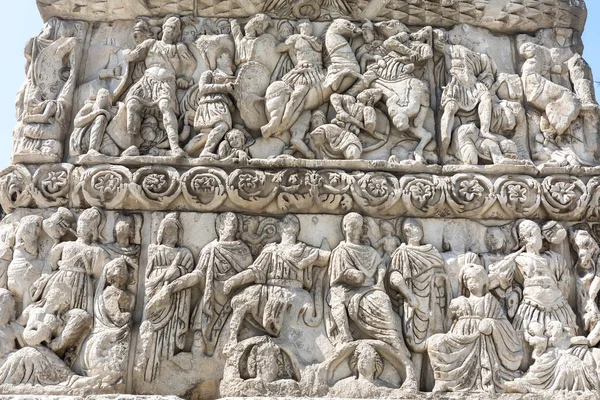 Докладна інформація про арки з гробниця Галерія в Салоніках, Греція із зображенням рН — стокове фото
