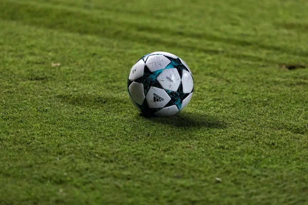 Champions-League-Spiel zwischen Apoel gegen Tottenham Hotspur — Stockfoto