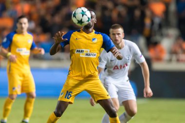 Apoel Vs Tottenham Hotspur arasında Şampiyonlar Ligi oyunu