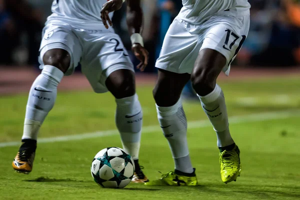 Apoel Vs Tottenham Hotspur arasında Şampiyonlar Ligi oyunu