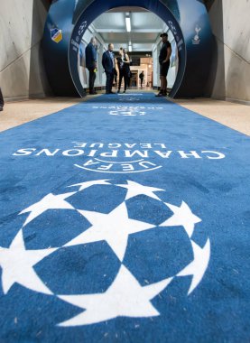 Apoel Vs Tottenham Hotspur arasında Şampiyonlar Ligi oyunu