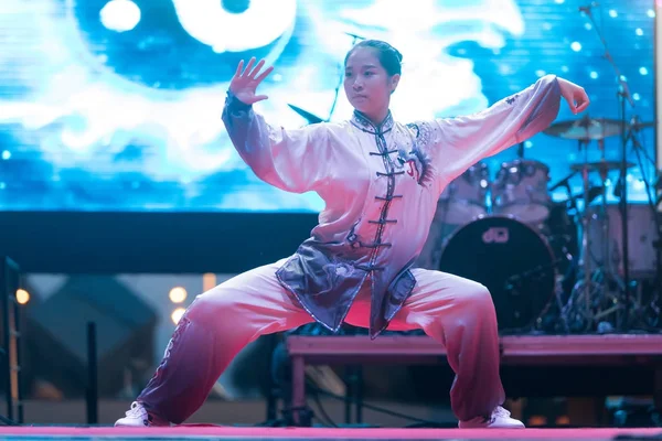 Demonstratie faculteiten van de Japanse traditionele krijgskunsten — Stockfoto