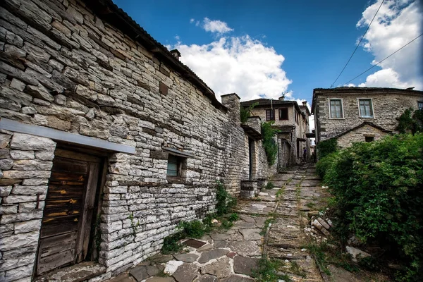 Alte Steinhäuser im Dorf Dilofo von Zagorochoria, Epirus, — Stockfoto