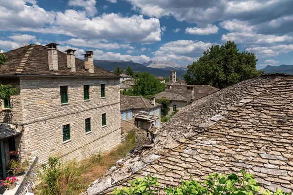 Eski taş evleri Köyü Zagorochoria Dilofo, Epirus, — Stok fotoğraf