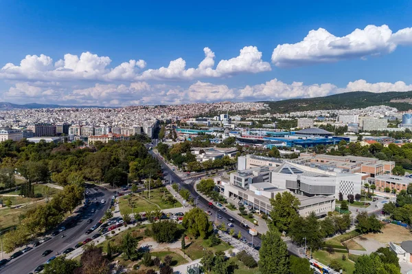 Luchtfoto van het stadspark in midden van Thessaloniki Stad, G — Stockfoto