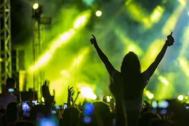 El ile bir akıllı telefon kayıtları canlı müzik festivali