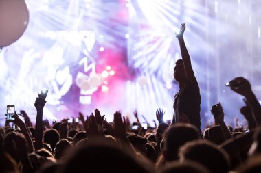 El ile bir akıllı telefon kayıtları canlı müzik festivali