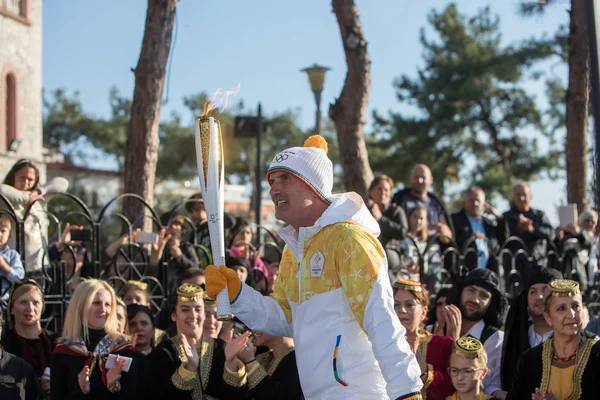 Ștafeta de lanternă a Jocurilor Olimpice de iarnă a ajuns la Salonic — Fotografie, imagine de stoc