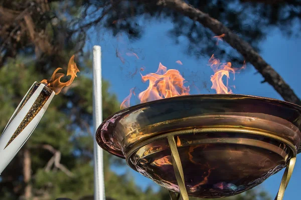 Эстафета факела зимних Олимпийских игр прибыла в Салоники — стоковое фото