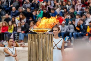 Olimpiyat meşalesinin Kış Olimpiyatları için töreni