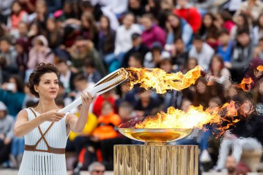 Olimpiyat meşalesinin Kış Olimpiyatları için töreni