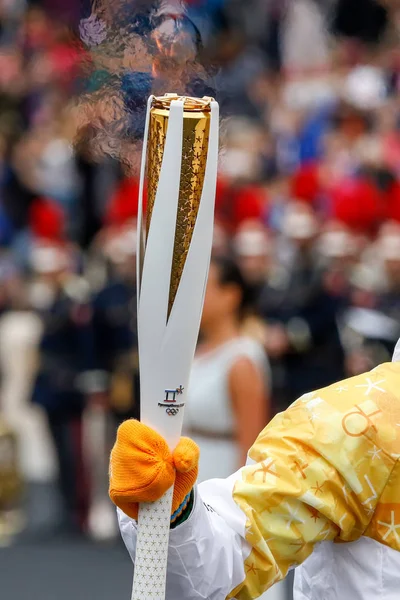 동계 올림픽을 위해 올림픽 불꽃의 의식 — 스톡 사진