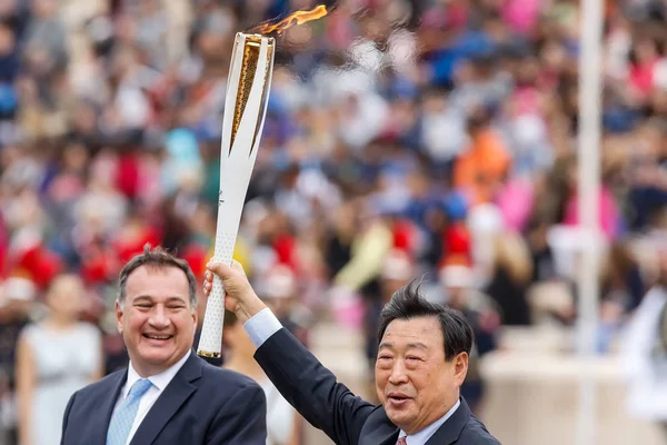 동계 올림픽을 위해 올림픽 불꽃의 의식 — 스톡 사진