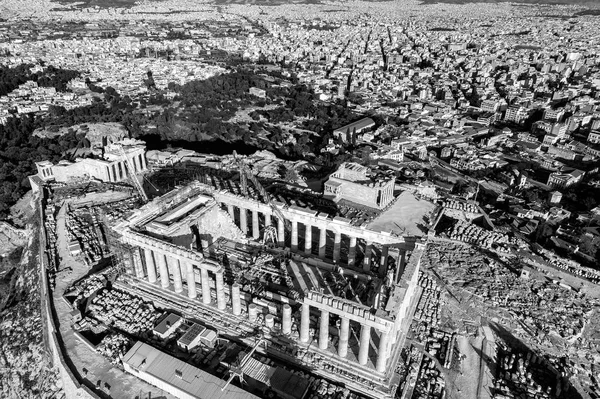 Aerial view of Parthenon and Acropolis in Athens,Greece — Stock Photo, Image