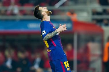 Arada Olympiakos vs Fc Barcelona UEFA Şampiyonlar Ligi oyunu