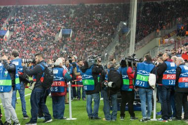 Arada Olympiakos vs Fc Barcelona UEFA Şampiyonlar Ligi oyunu