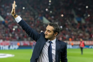 Arada Olympiakos vs Fc Barcelona UEFA Şampiyonlar Ligi oyunu