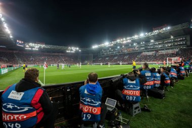 Arada Olympiakos vs Fc Barcelona UEFA Şampiyonlar Ligi oyunu