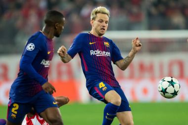 Arada Olympiakos vs Fc Barcelona UEFA Şampiyonlar Ligi oyunu