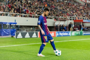 Arada Olympiakos vs Fc Barcelona UEFA Şampiyonlar Ligi oyunu