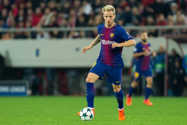 Arada Olympiakos vs Fc Barcelona UEFA Şampiyonlar Ligi oyunu