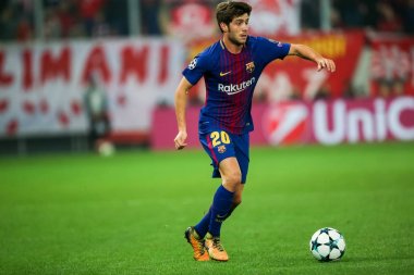 Arada Olympiakos vs Fc Barcelona UEFA Şampiyonlar Ligi oyunu