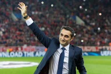 Arada Olympiakos vs Fc Barcelona UEFA Şampiyonlar Ligi oyunu
