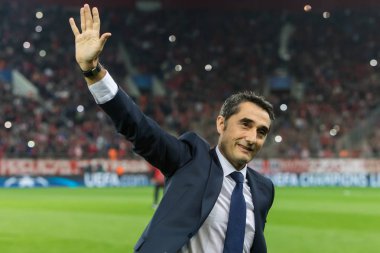 Arada Olympiakos vs Fc Barcelona UEFA Şampiyonlar Ligi oyunu