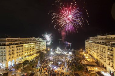 Yeni yıl kutlamaları sırasında Selanik'te Aristoteles'in Meydanı
