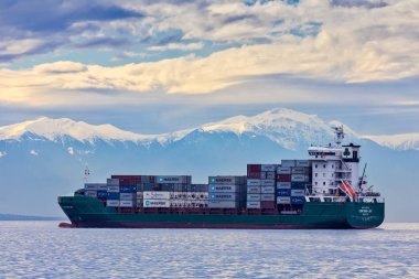 Konteyner gemisi CONTSHIP sevinç bekler bağlantı noktası yakın bağlantılı