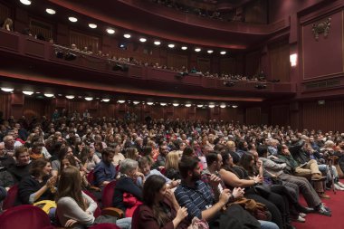 Thessaloniki, Yunanistan - 7 Kasım 2017: 58 uluslararası Selanik Film Festivali Olympion sinemada sırasında sinemada izlerken seyirci