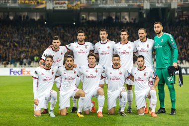 Aek Rennes rakip Ac Milan arasında UEFA Avrupa Ligi oyunu 