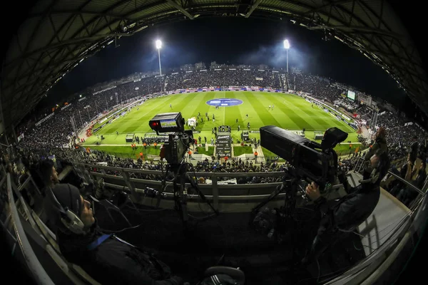 Innenansicht des vollen Toumba-Stadions, griechische Superliga m — Stockfoto