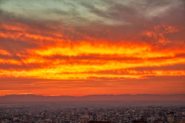 First sunset of the new year (2018) in the city of Thessaloniki, — Stock Photo, Image