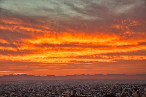 First sunset of the new year (2018) in the city of Thessaloniki, — Stock Photo, Image