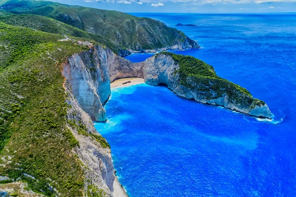 Zakynthos Island, Gr Navagio (batık) plaj havadan görünümü — Stok fotoğraf