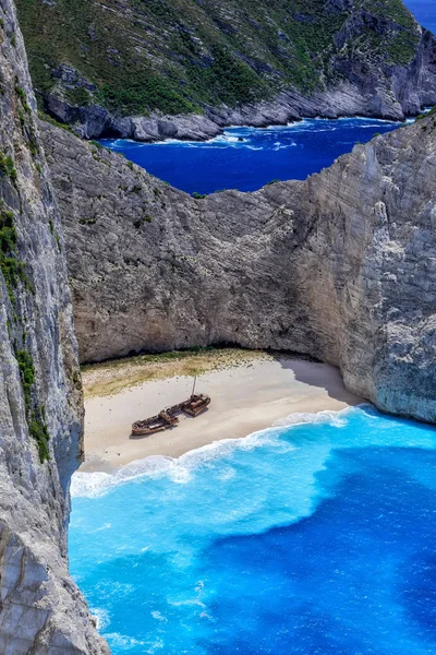 Navagio (海难) 海滩在扎金索斯岛, 希腊. — 图库照片