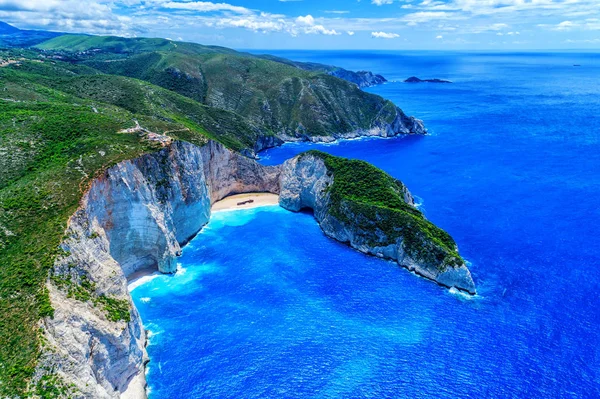 Vista aérea de Navagio (naufrágio) Praia na ilha de Zakynthos, Gr — Fotografia de Stock