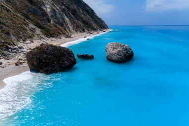Havadan görünümü ünlü beach, Megali Petra Lef Island üzerinde