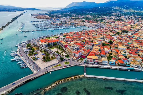 Sailboats in the marina and the city of Lefkada island, Greece — Stock Photo, Image