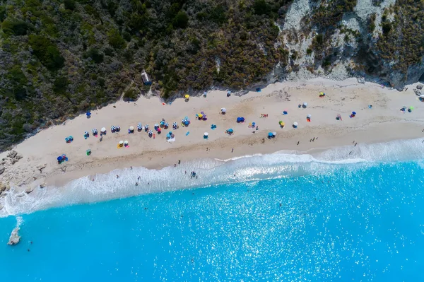 Vista aérea da famosa praia de Megali Petra na ilha de Lef — Fotografia de Stock