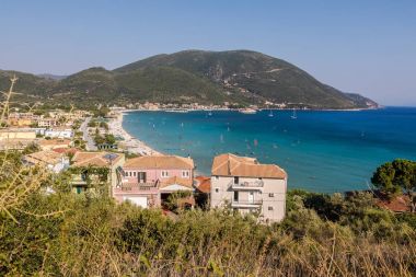 Vasiliki Lefkada, Yunanistan - 14 Temmuz 2017: Caretta Vasiliki Beach Lefkada Adası, Yunanistan genelinde yelken