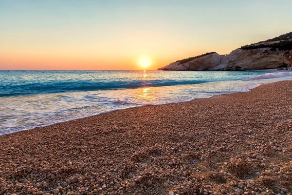 Beautiful sunset background in the sea at Porto Katsiki Beach in — Stock Photo, Image