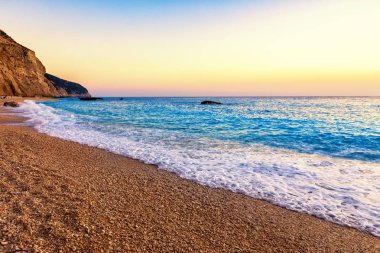 Boş tropikal plaj ve deniz Porto Katsiki Beach deki Lefkada ben