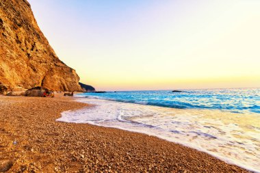 Boş tropikal plaj ve deniz Porto Katsiki Beach deki Lefkada ben